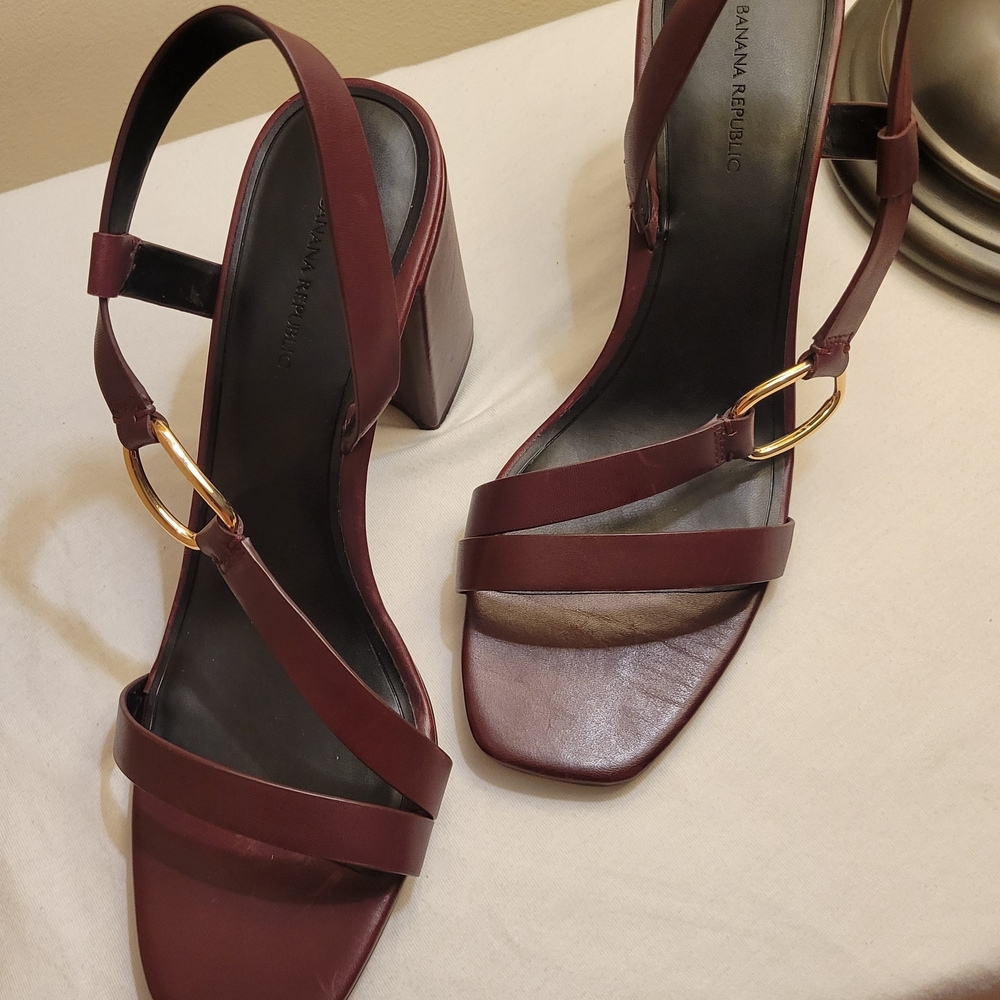 Banana Republic Women's Burgundy Heeled Sandals